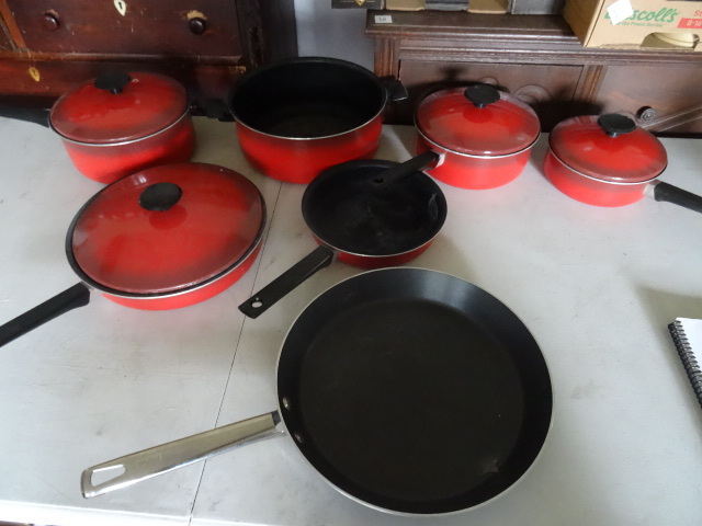 lot 118 image: Regal Pots & Pans 6 Pc & Farberware Skillet,
