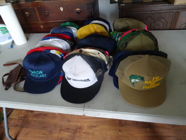 lot 130 image: Misc Baseball Caps