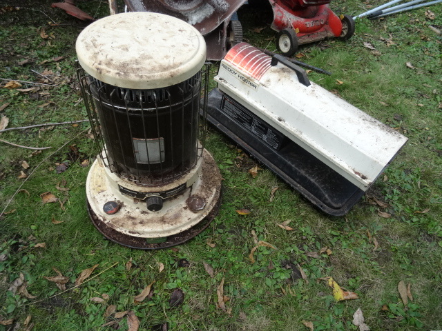 lot 152 image: Kerosene Heaters Qty 2