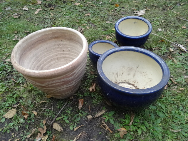 lot 153 image: Ceramic Flower Pots Qty 4