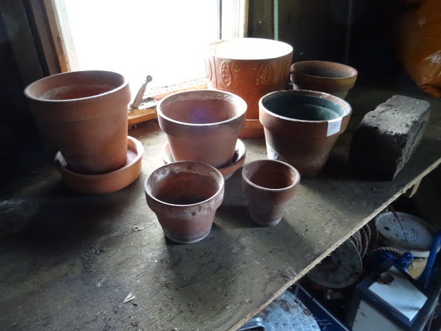 lot 156 image: Misc Clay Flower Pots & Vintage Brick