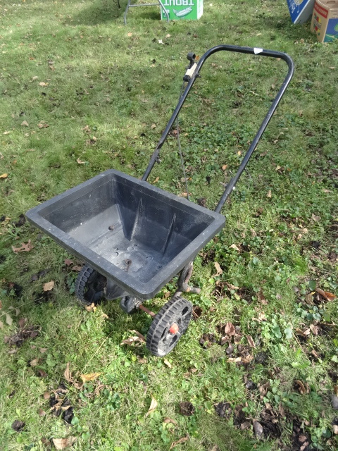 lot 164 image: Broadcast Fertilizer Spreader