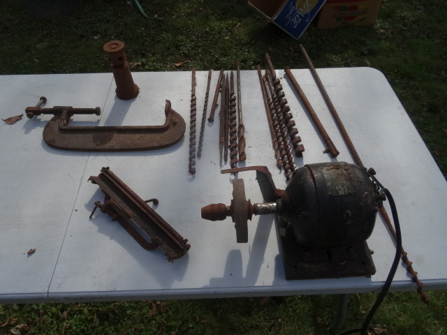 lot 165 image: Misc Vintage Auger Drill, Sea Clamp,