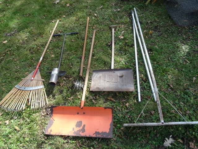 lot 166 image: Snow Shovel & Rake, Garden Cultivator,