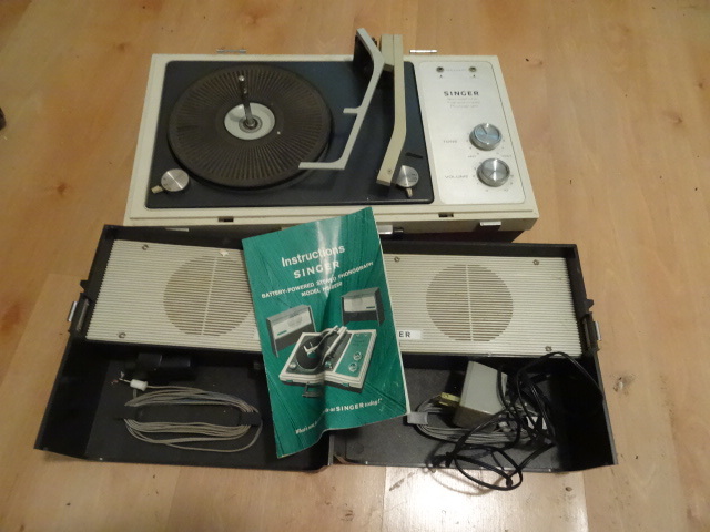 lot 181 image: Singer Stereo Phonic Transistorized Phono