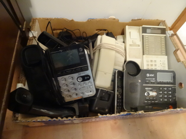 lot 182 image: Lot Of Misc Phones