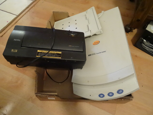 lot 185 image: HP Scan Jet 4500C, Royal JSI Paper Shredder