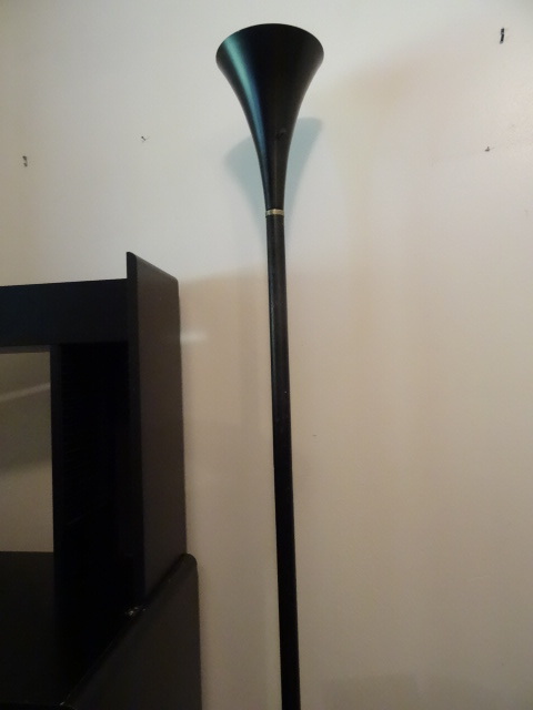 lot 202 image: Black Metal Floor Lamp