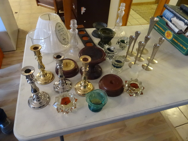 lot 211 image: Misc Candle Holders & Lamp Shade