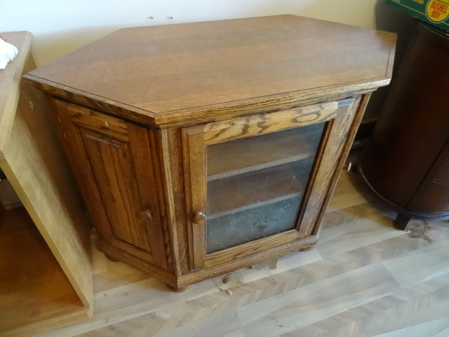 lot 216 image: 3 Door Wood Cabinet, Middle Door Glass