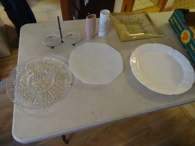 lot 237 image: Vintage Misc Platters, Milk Glass,