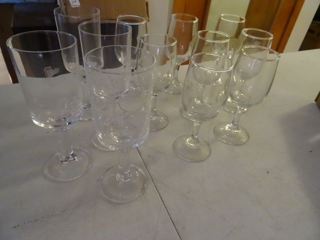 lot 261 image: Misc Wine Glasses 8 Set & 4 Set