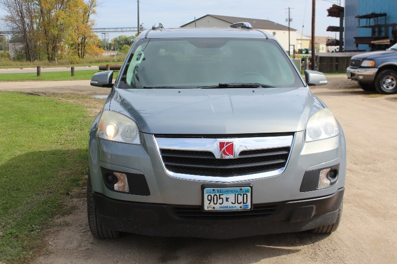 lot 1862 image: 2007 Saturn Outlook XR - Very Well Equipped - 8 Passenger