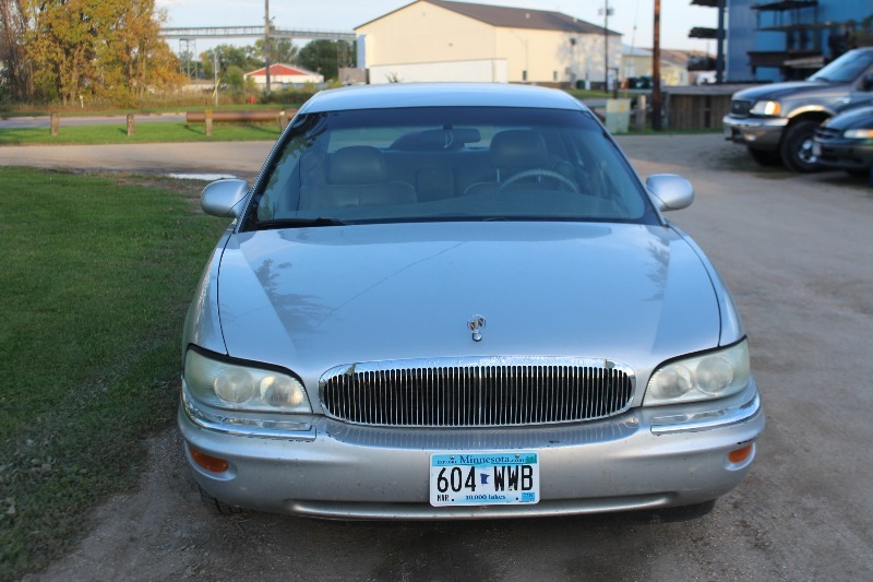 lot 1865 image: 2002 Buick Park Ave