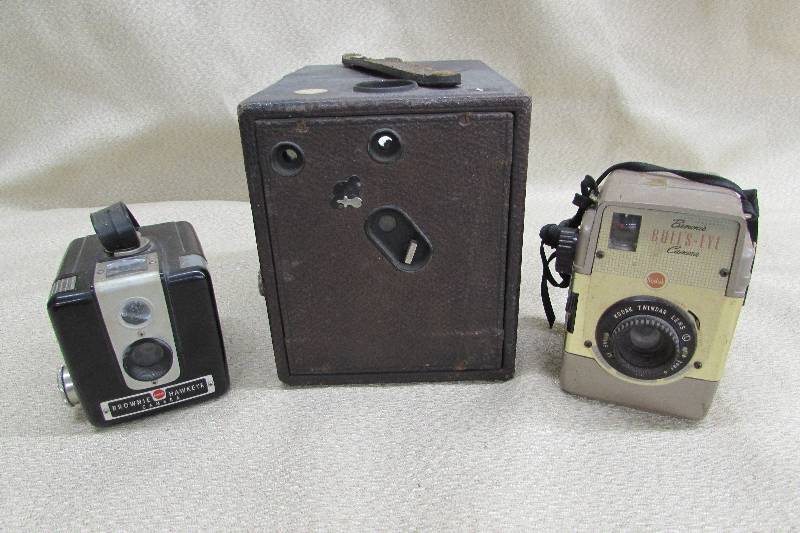 VINTAGE  ANTIQUE CAMERAS