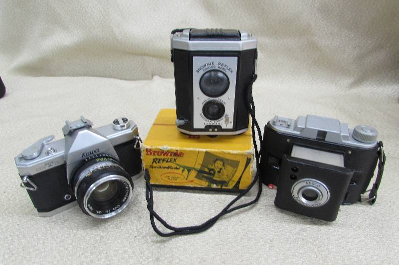 VINTAGE  ANTIQUE CAMERAS