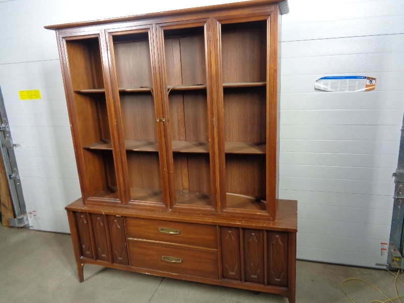 lot 90 image: Large 2 Piece Storage Hutch