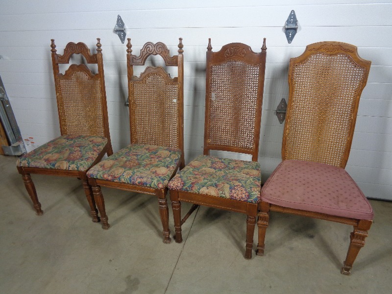 lot 91 image: 4 Assorted Chairs
