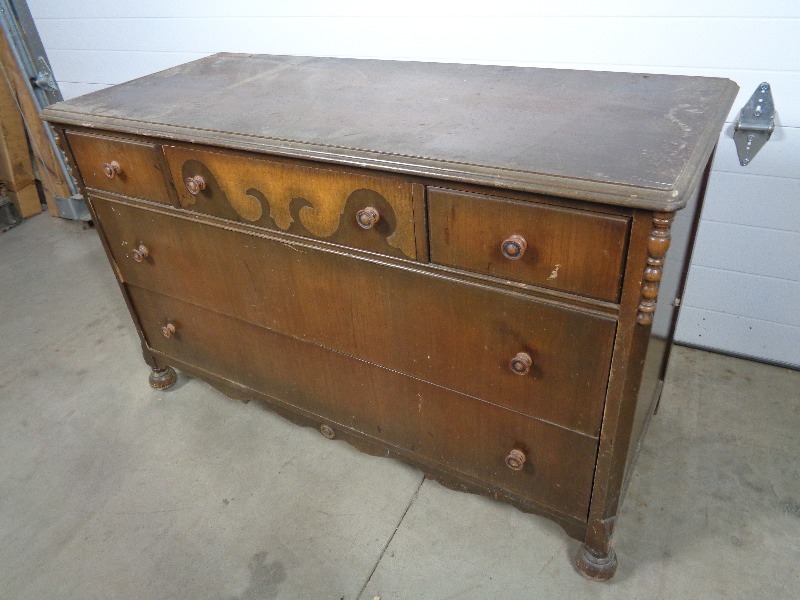lot 105 image: Old 5 Drawer Dresser