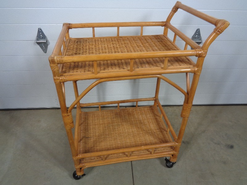 lot 113 image: Cute Serving Cart