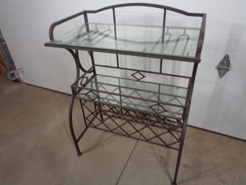 lot 114 image: Neat Metal Wine Storage  Serving Stand