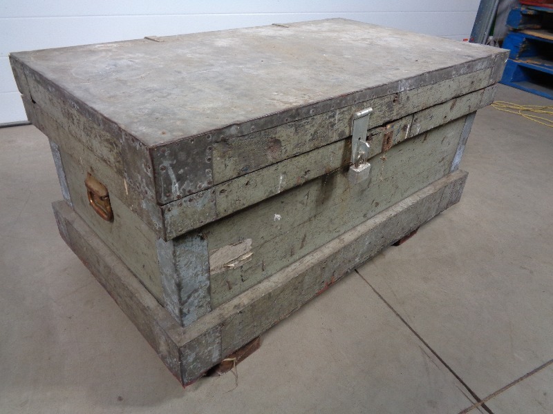 lot 118 image: Very Old Tool Chest with Tools