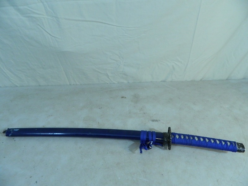 lot 12 image: Sword