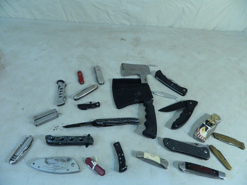 lot 13 image: Large Lot of Knives and More