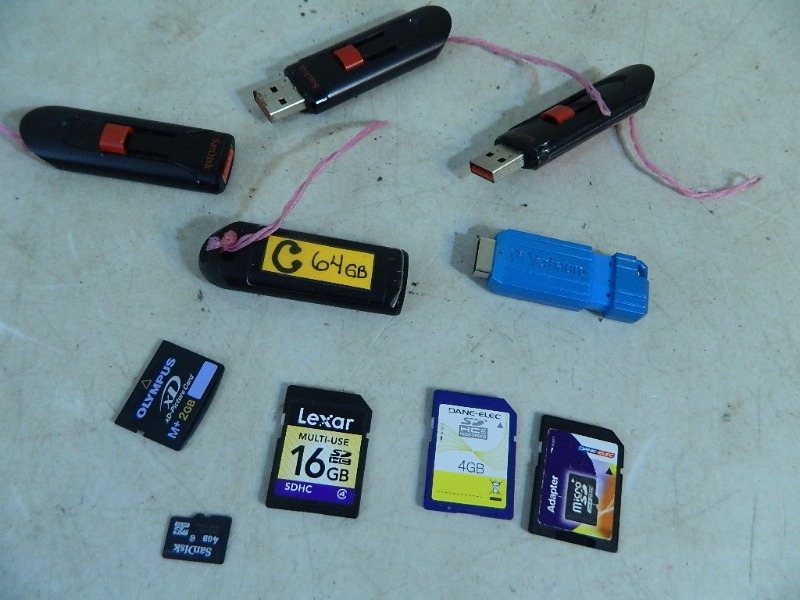 lot 15 image: Memory Cards, Adaptors, and More