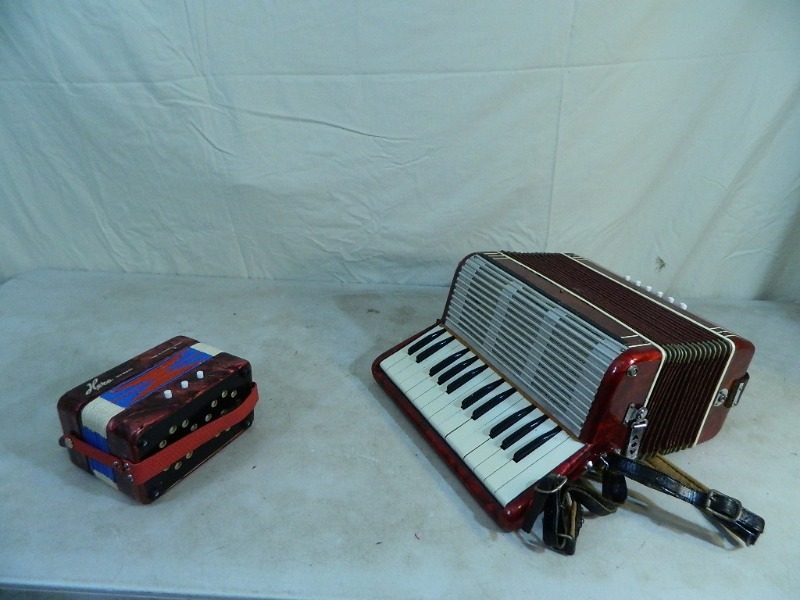 lot 31 image: 2 Accordians