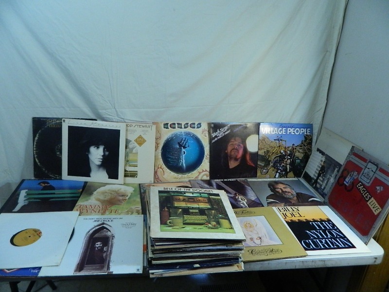 lot 60 image: Large Lot of Records