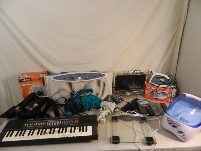 lot 151 image: Assorted Electronics