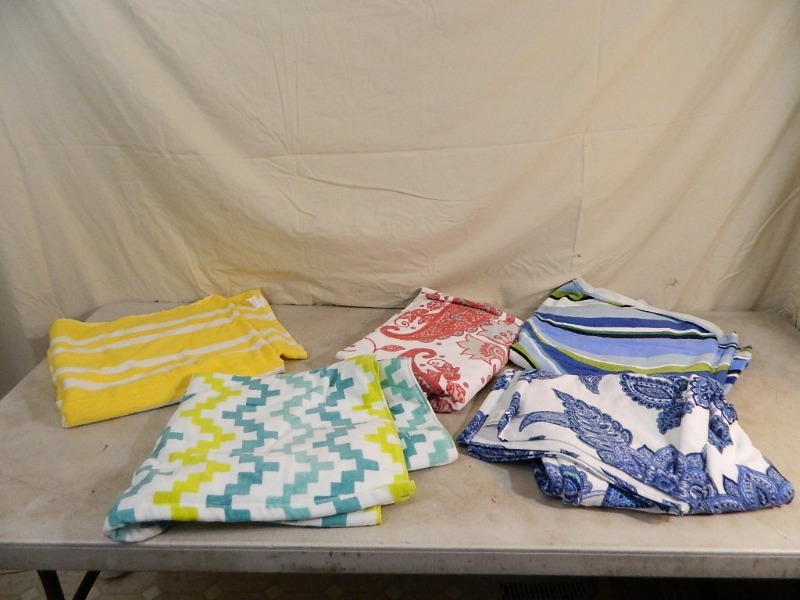 lot 159 image: 5 New Beach Towels