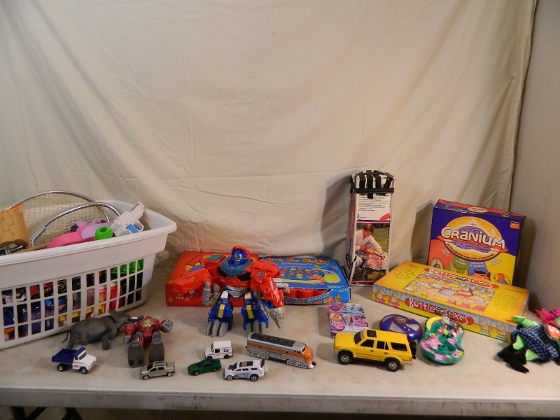 lot 178 image: Games and Toys