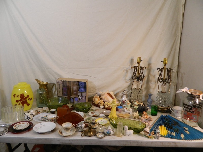 lot 194 image: Collectibles, Decor, and More