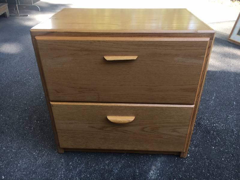 lot 6 image: Oak File Cabinet