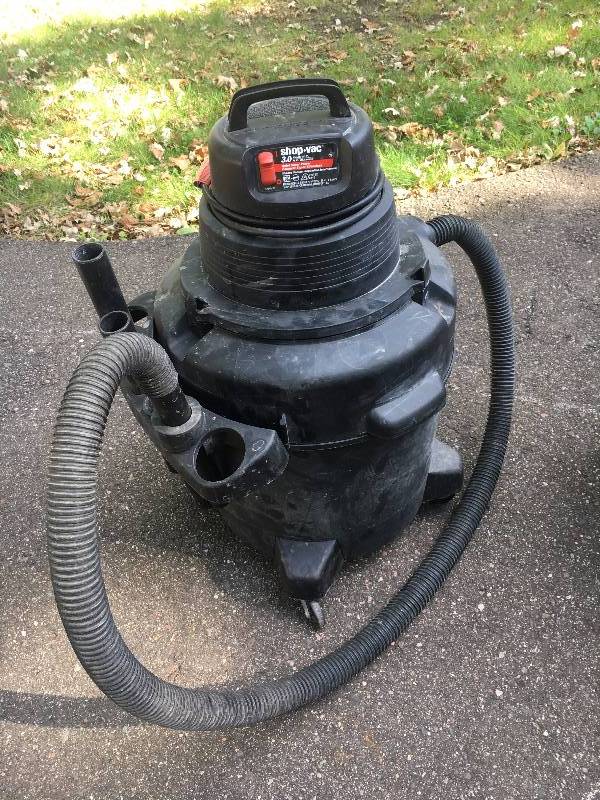 lot 14 image: 3HP Shop Vac