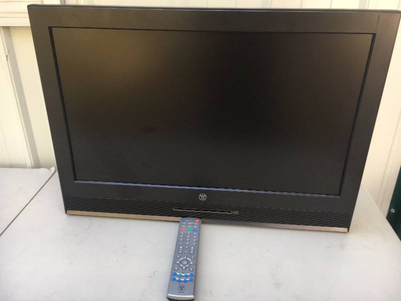 lot 18 image: 26 Westinghouse Flat Screen TV w Remote