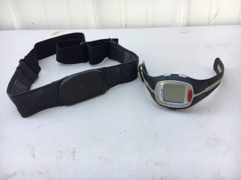 lot 28 image: Polar Exercise Watch w Heart Monitor Band