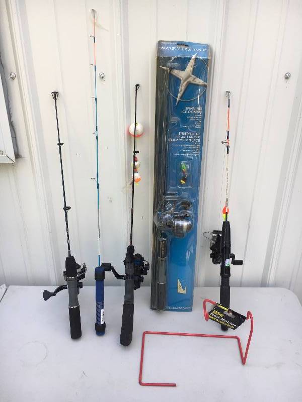 lot 31 image: Lot of 5 Ice Fishing Poles and Holder