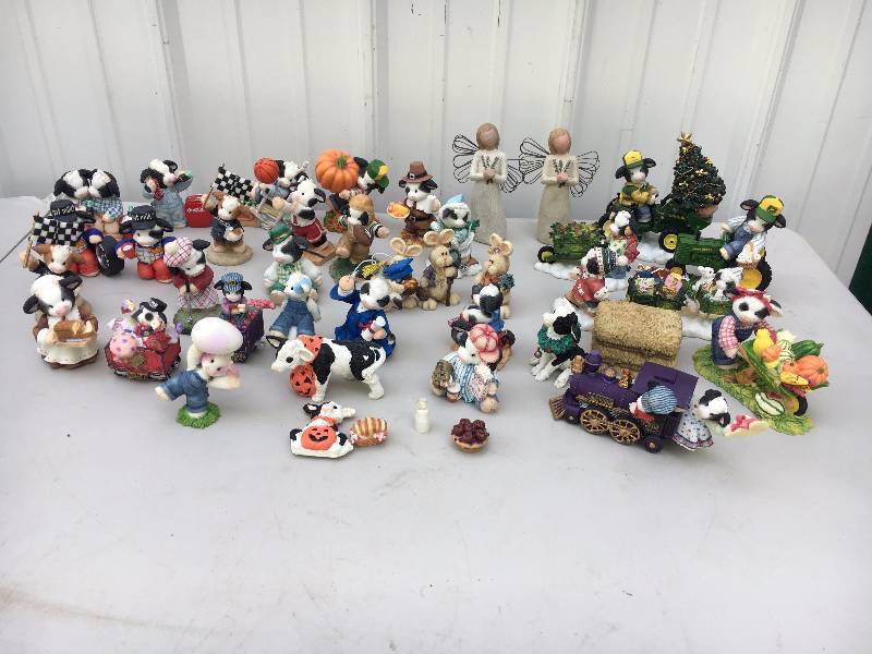 lot 35 image: Large Lot of Mary Moo Moos Collectables