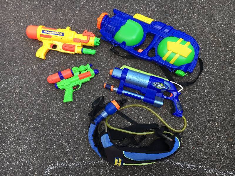 lot 38 image: Lot of Water Guns