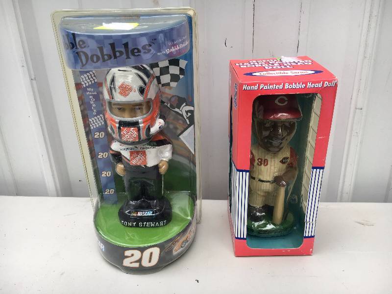 lot 54 image: Vintage Bobble Heads