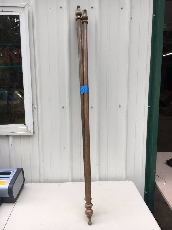 lot 60 image: Pair of 4 Curtain Rod Holders