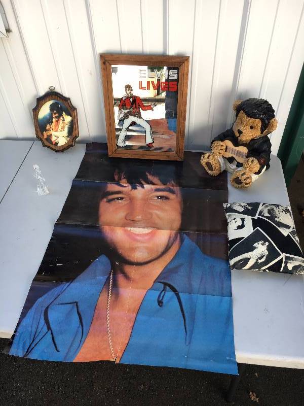lot 69 image: Elvis Presley Collectible Lot