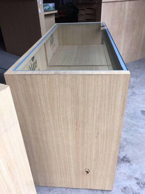 SOLID WOOD LARGE DISPLAY CASE WITH (2) DRAWERS AND KEY