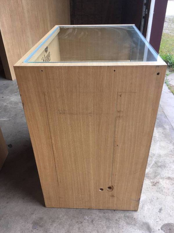 SOLID WOOD MEDIUM SIZE DISPLAY CASE WITH SINGLE DRAWER AND KEY