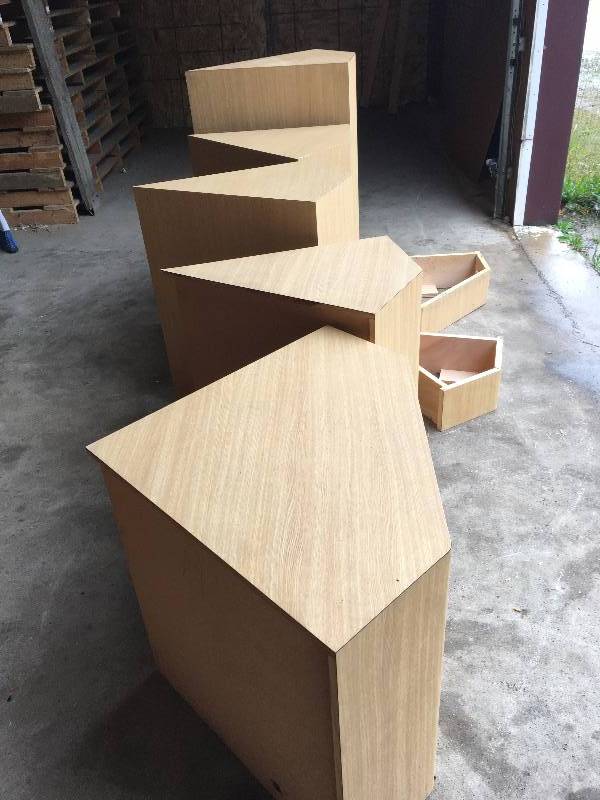 SOLID WOOD CORNER PIECES AND LIFTS