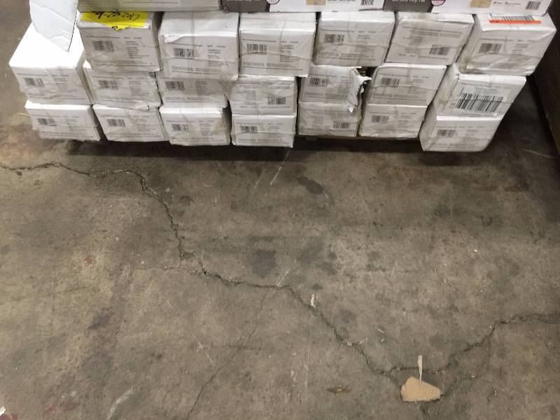 20 boxes of Home Decorators Collecting Strand woven honey tigerstripe 38 in x 5 18 in x 72 in engineered click bamboo flooring model HD13005A new
