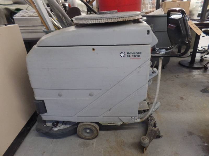WALK BEHIND SCRUBBER